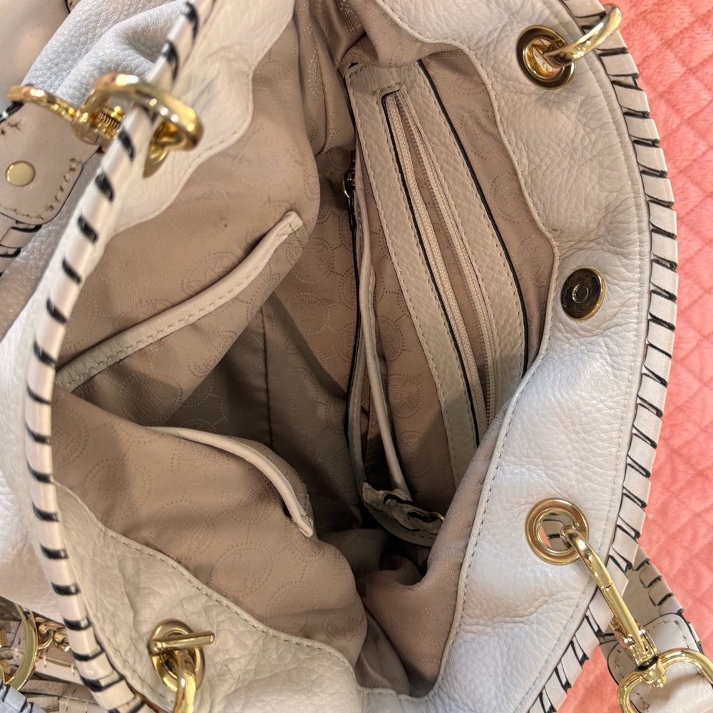 Michael Kors Crossbody Large/Med size handbag. Excellent! LOOK. With Dust Bag! - Picture 5 of 9